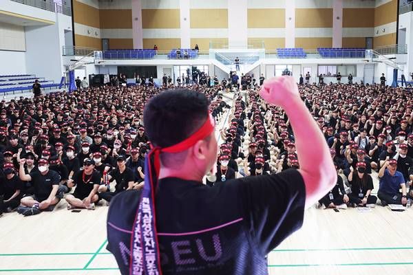 经过8小时的激烈谈判，三星罢工还是没有进展~