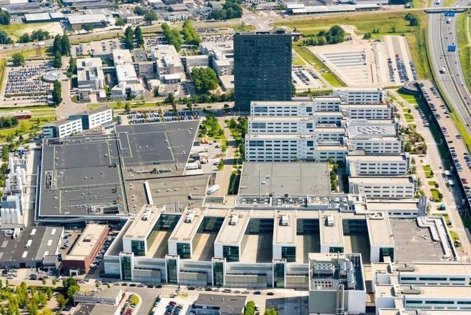 原地扩张，ASML不走了！